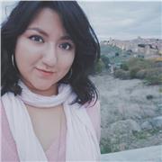 Soy una chica muy paciente y sociable. Soy una persona muy apasionada por lo que hace, de manera que me dedicaré en cuerpo y alma al trabajo que haga con cualquier alumno/a